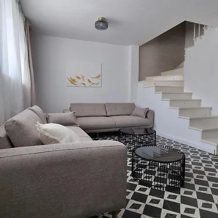 Delta House - Alfa *