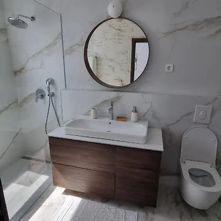 Delta House - Alfa *