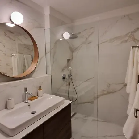 Delta House - Alfa Lägenhet