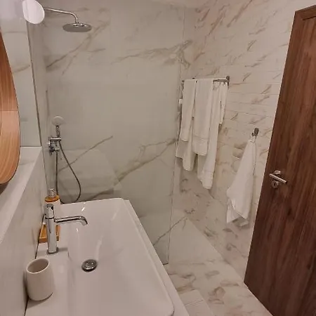 Delta House - Alfa Lägenhet