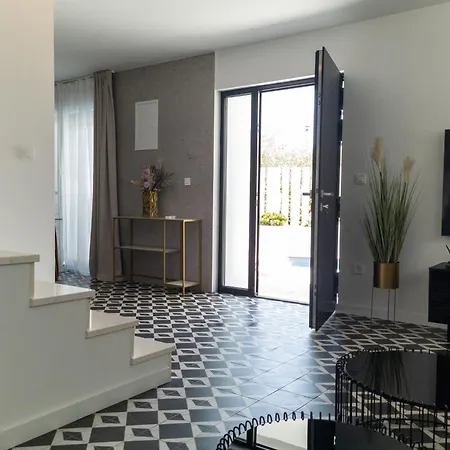 Delta House - Alfa *