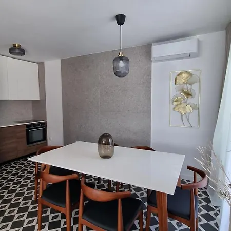 Delta House - Alfa *