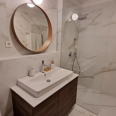 Delta House - Alfa *