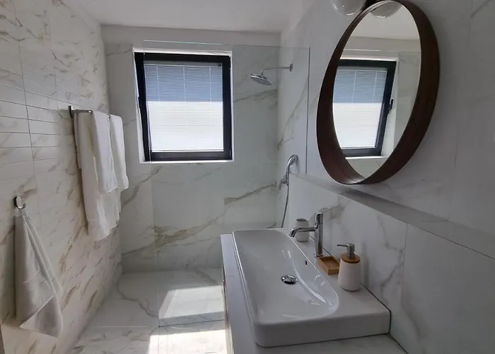 Delta House - Alfa * زادار