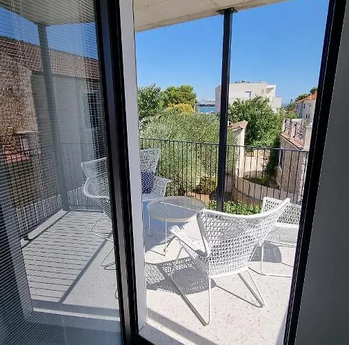 Delta House - Alfa * زادار